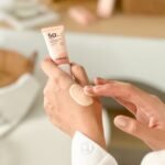 Hydra Different Moisturizing Sunscreen Serum By Pl Skincare (15gm) - Image 4